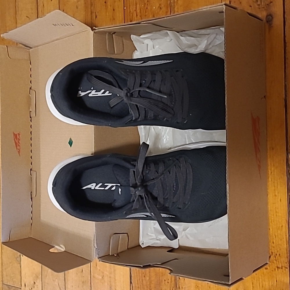 Altra Escalante 3 running shoes